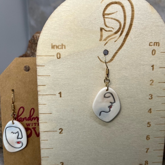 Abstract earrings. - Picture 3 of 4